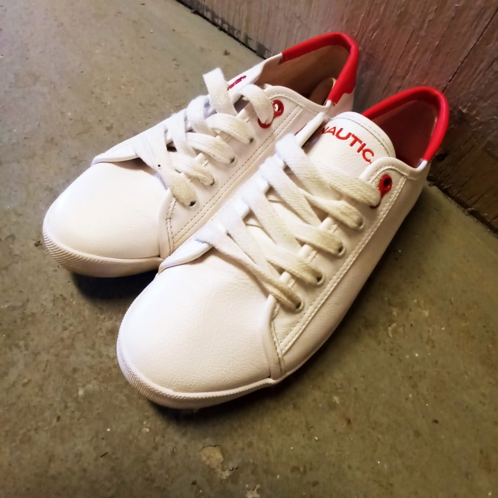 NWOT Nautica shoes